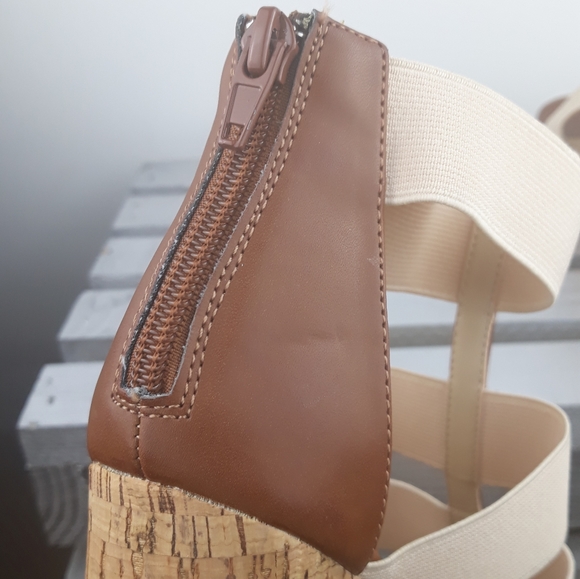 Steve Madden Wedge Heel Sandals - Picture 8 of 8